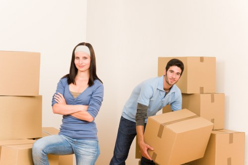 Apartment moving support and transport services in Wormwoodscrubs
