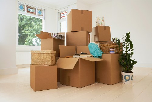 Organized storage units supporting flexible space management